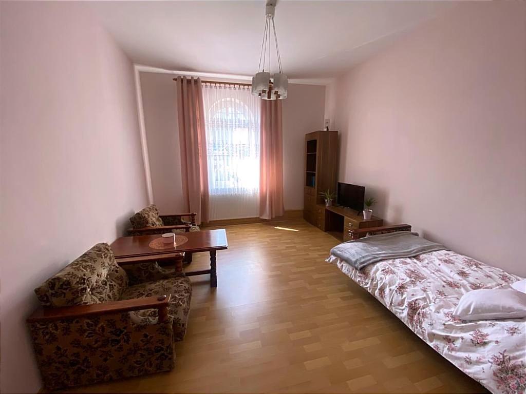 Homestay W Pieknej Kamienicy W Centrum W Glogowku *